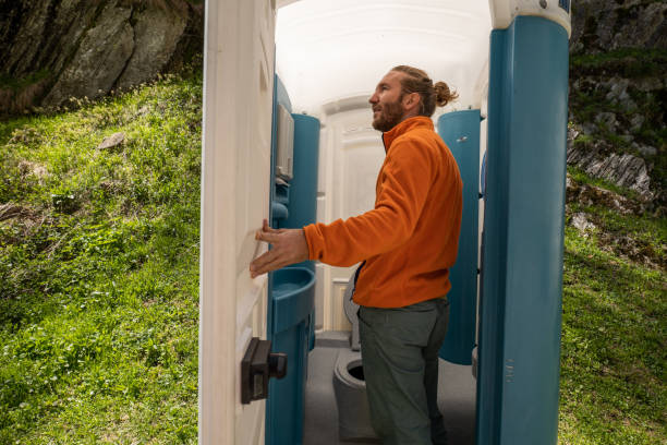 Portable restroom solutions in Long Grove, IA
